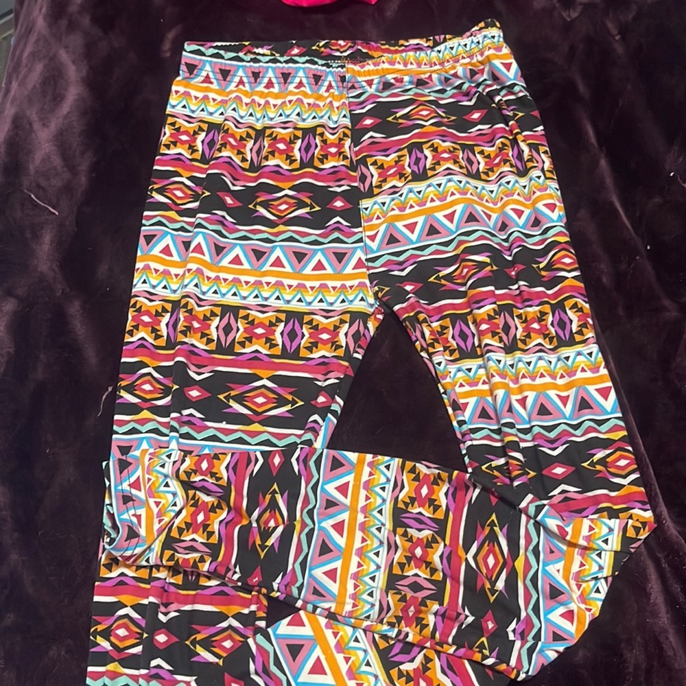 Aztec pattern leggings